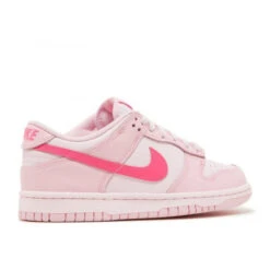 Nike Dunk Low Triple Pink (GS) - DH9765-600 5 Nike Dunk Low Triple Pink (GS) - DH9765-600 -Vêtement Séries Magasin 550x550 me NKTHFLUj DH9765 600 2