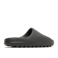 Adidas Yeezy Slide Onyx - HQ6448 5 Adidas Yeezy Slide Onyx - HQ6448 -Vêtement Séries Magasin 550x550 me cd1kC4Kb HQ6448 2
